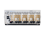 Front shot including cabling: The M9381A is made up of 4 modules: M9311A digital vector modulator, M9310A source output, M9301A synthesizer and M9300A frequency reference. The configuration occupies 5 slots in a PXI chassis