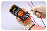 The U1253B with 4-mm tip probes that comes with every handheld DMM